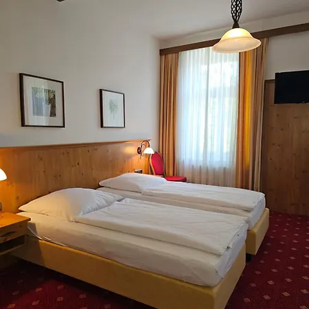 Klement Hotel *